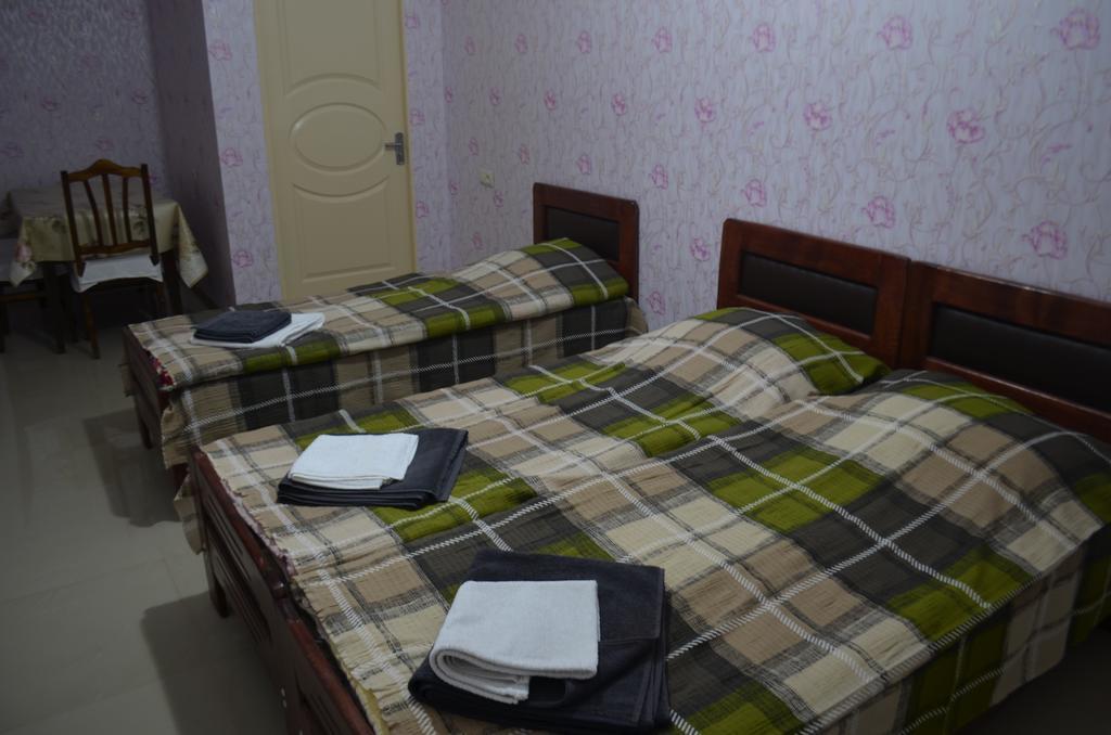 Alex'S Cosy Guesthouse Tiflis Habitación foto